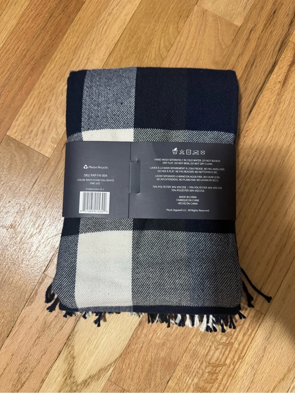 Plush Ultra Soft Plaid Scarf in Navy and White